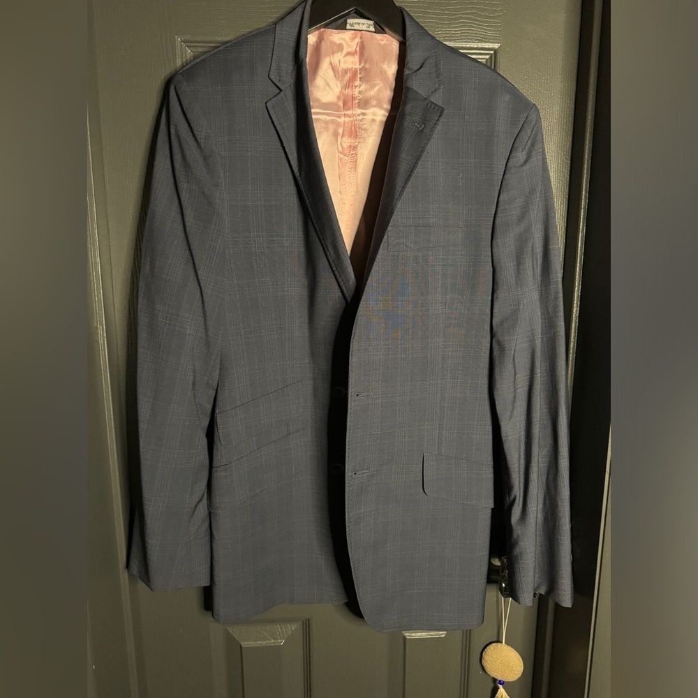 Paul Smith Light weight wool suit in navy plaid 38R some damage​​​​